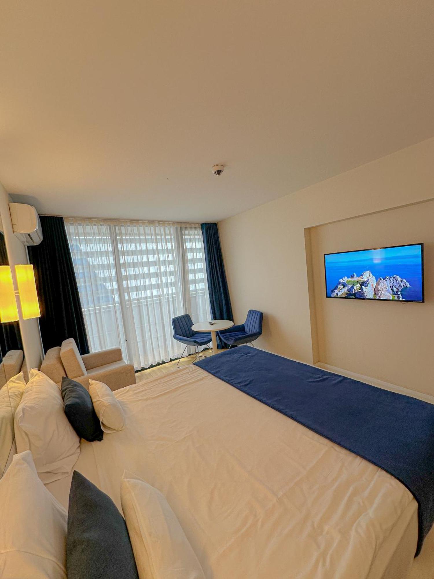 Hotel Batumi High View Esterno foto
