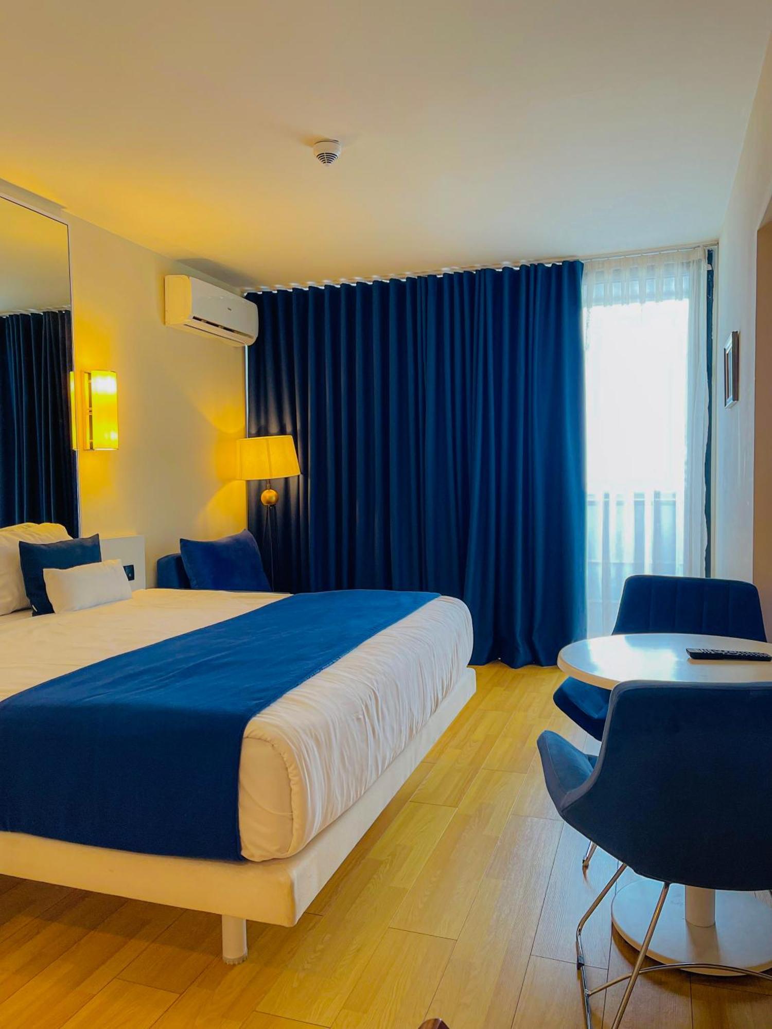 Hotel Batumi High View Esterno foto