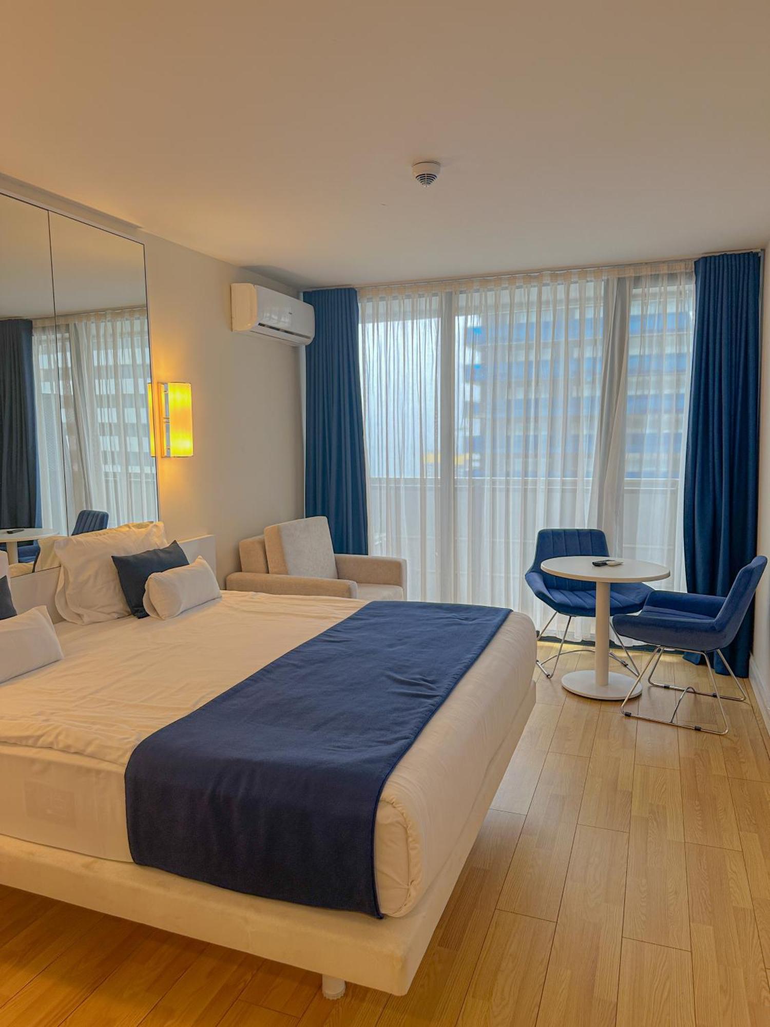 Hotel Batumi High View Esterno foto