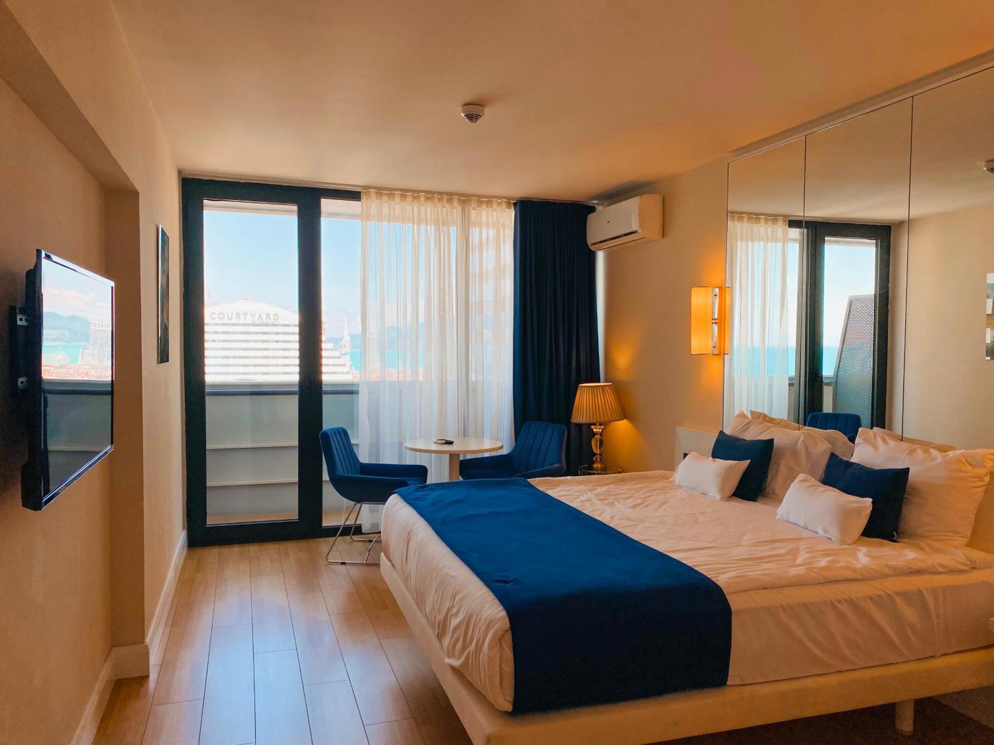 Hotel Batumi High View Esterno foto
