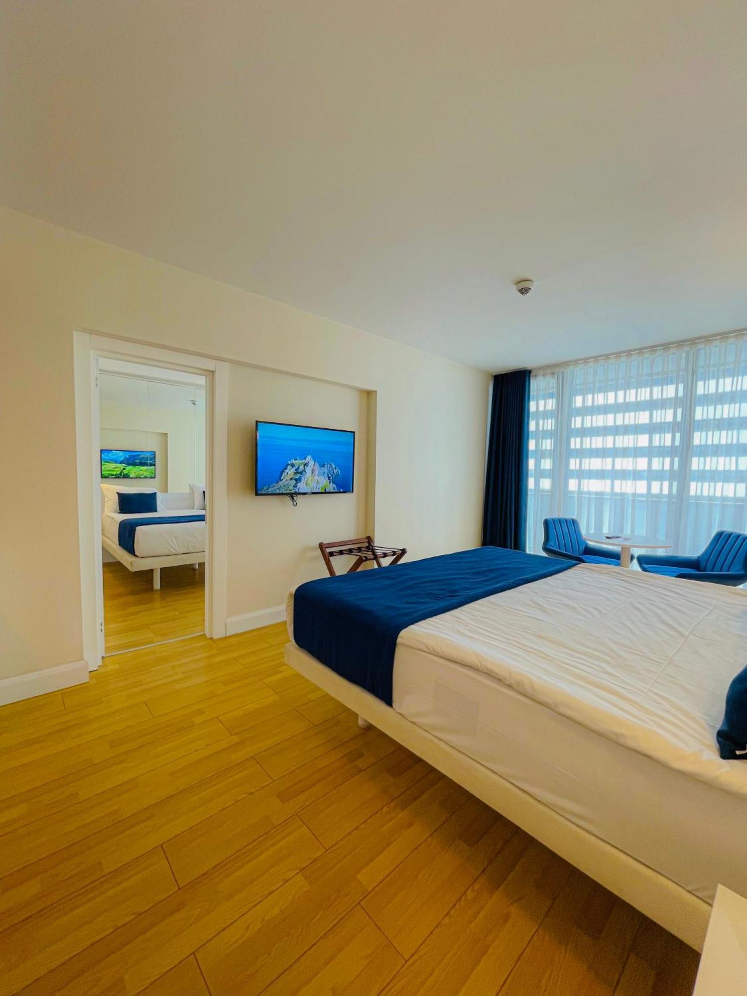 Hotel Batumi High View Esterno foto