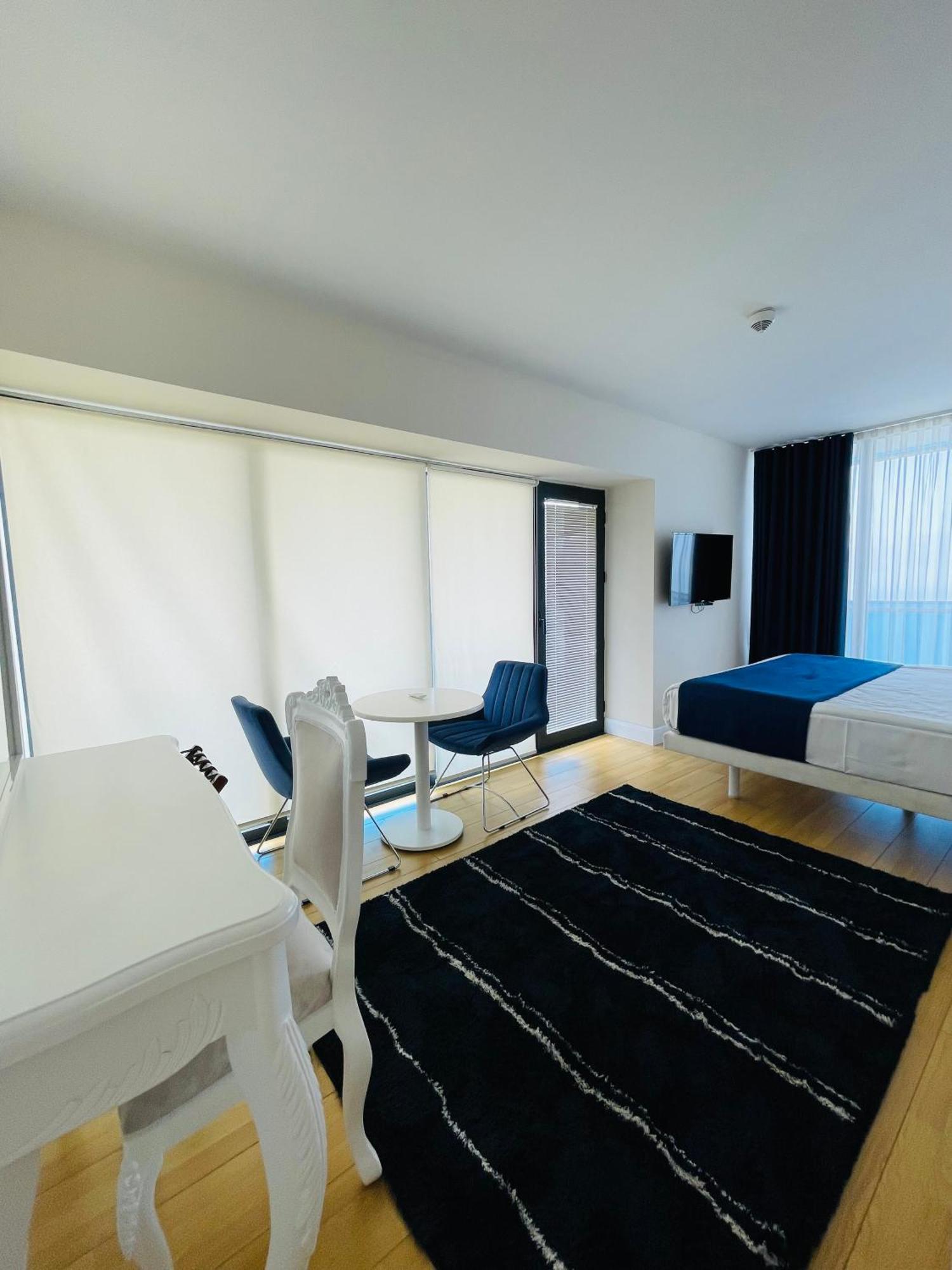 Hotel Batumi High View Esterno foto